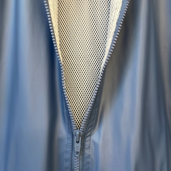 Women's Hooded Raincoat - Picture 5 of 12